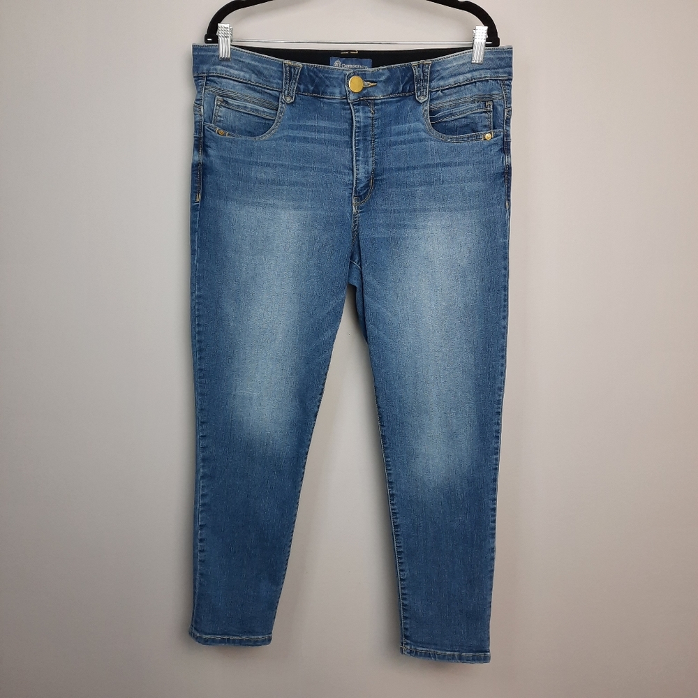 Democracy Women's Skinny Jeans in Light Blue